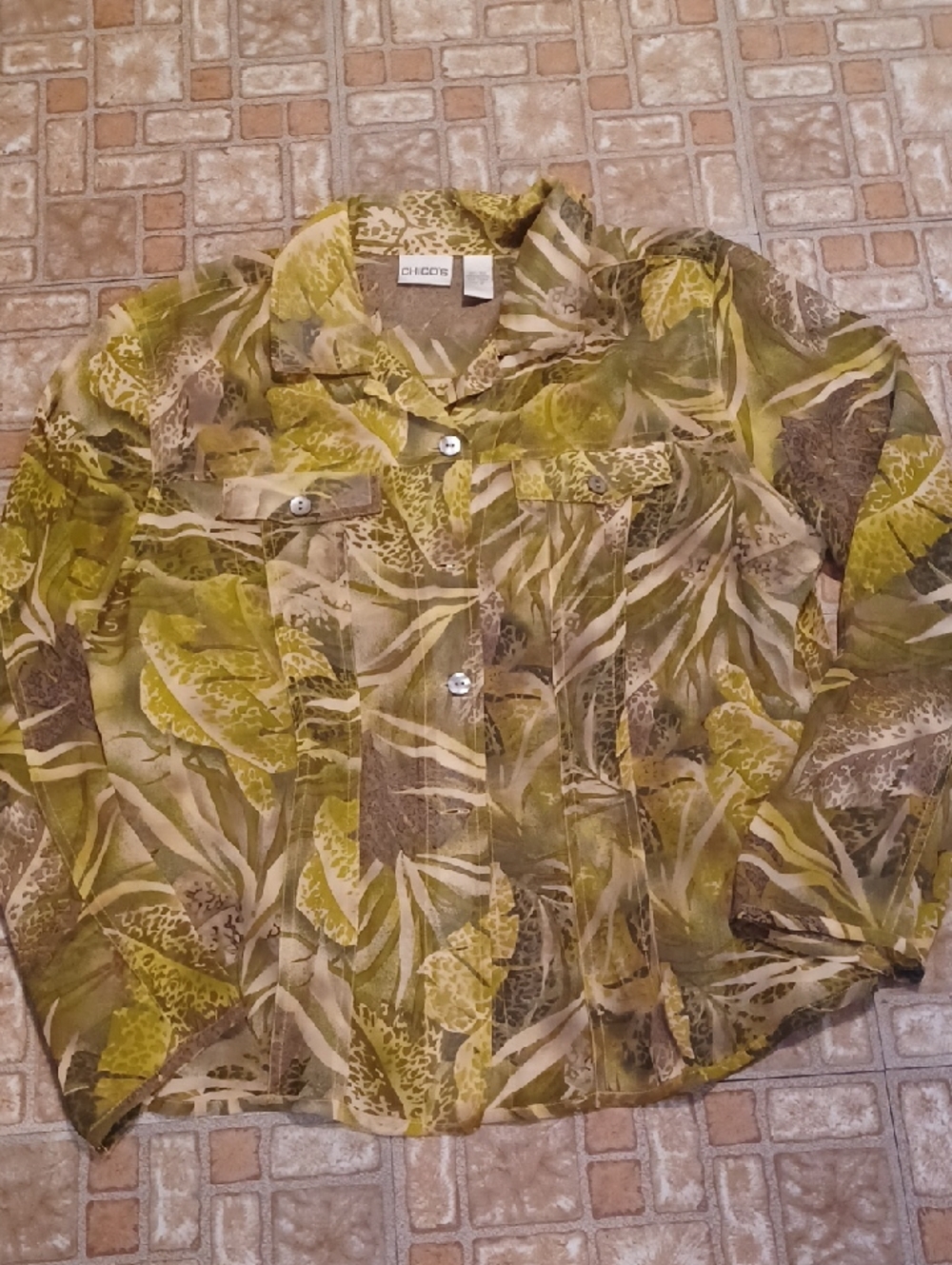 Chico's Green Leaf Print Button-Up Top 100 Percent Silk Size 2